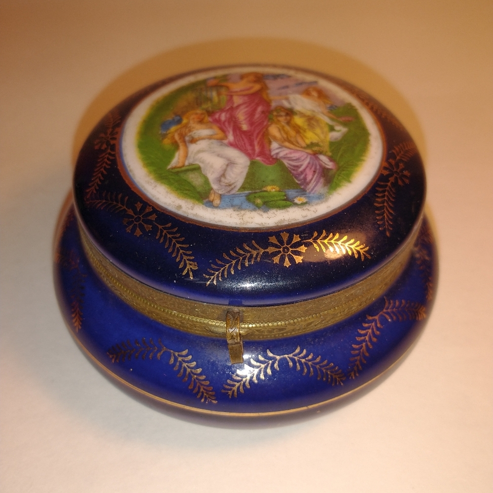 Antique Porcelain Dresser Jar